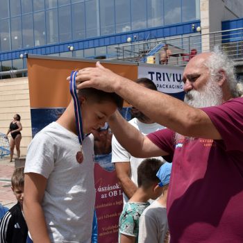 andrassyzola@gmail.com