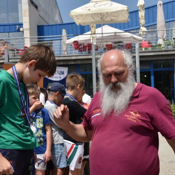 andrassyzola@gmail.com