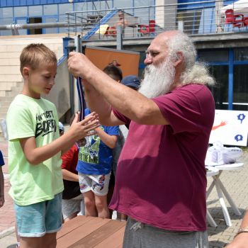 andrassyzola@gmail.com