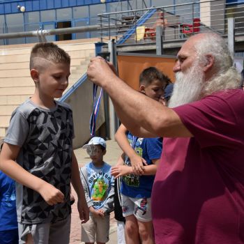 andrassyzola@gmail.com