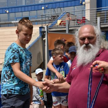 andrassyzola@gmail.com