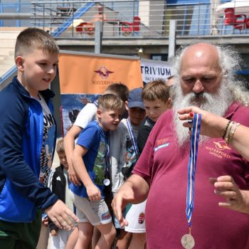 andrassyzola@gmail.com