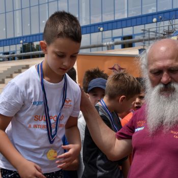 andrassyzola@gmail.com