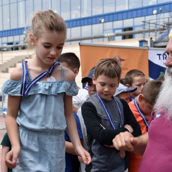 andrassyzola@gmail.com