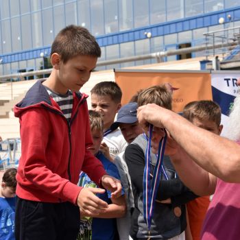 andrassyzola@gmail.com