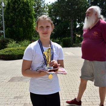 andrassyzola@gmail.com