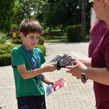 andrassyzola@gmail.com