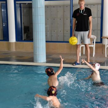 andrassyzola@gmail.com